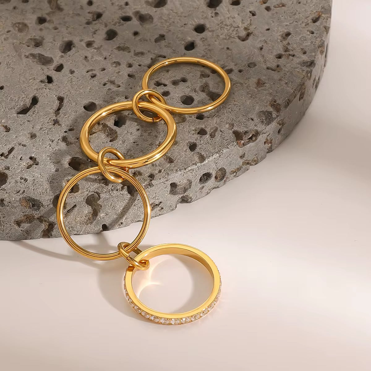 Interlocking Gold Ring Size 8