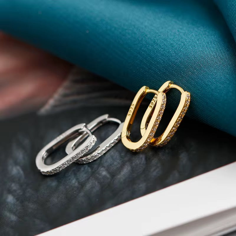✨14mm Oval Huggie Hoop Earrings – 18K Gold & 925 Sterling Silver | Cubic Zirconia✨
