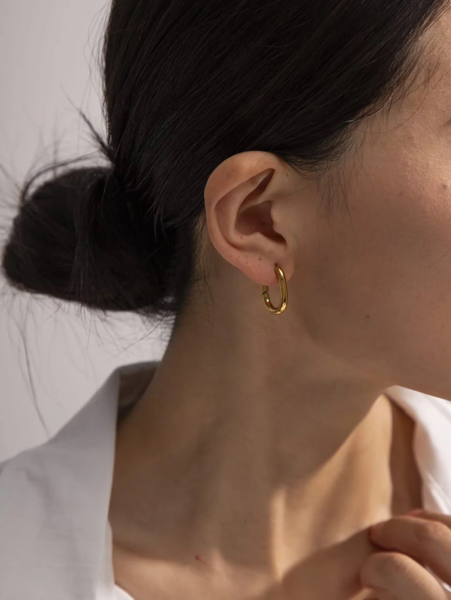 Elegant Gold Hoop Earrings