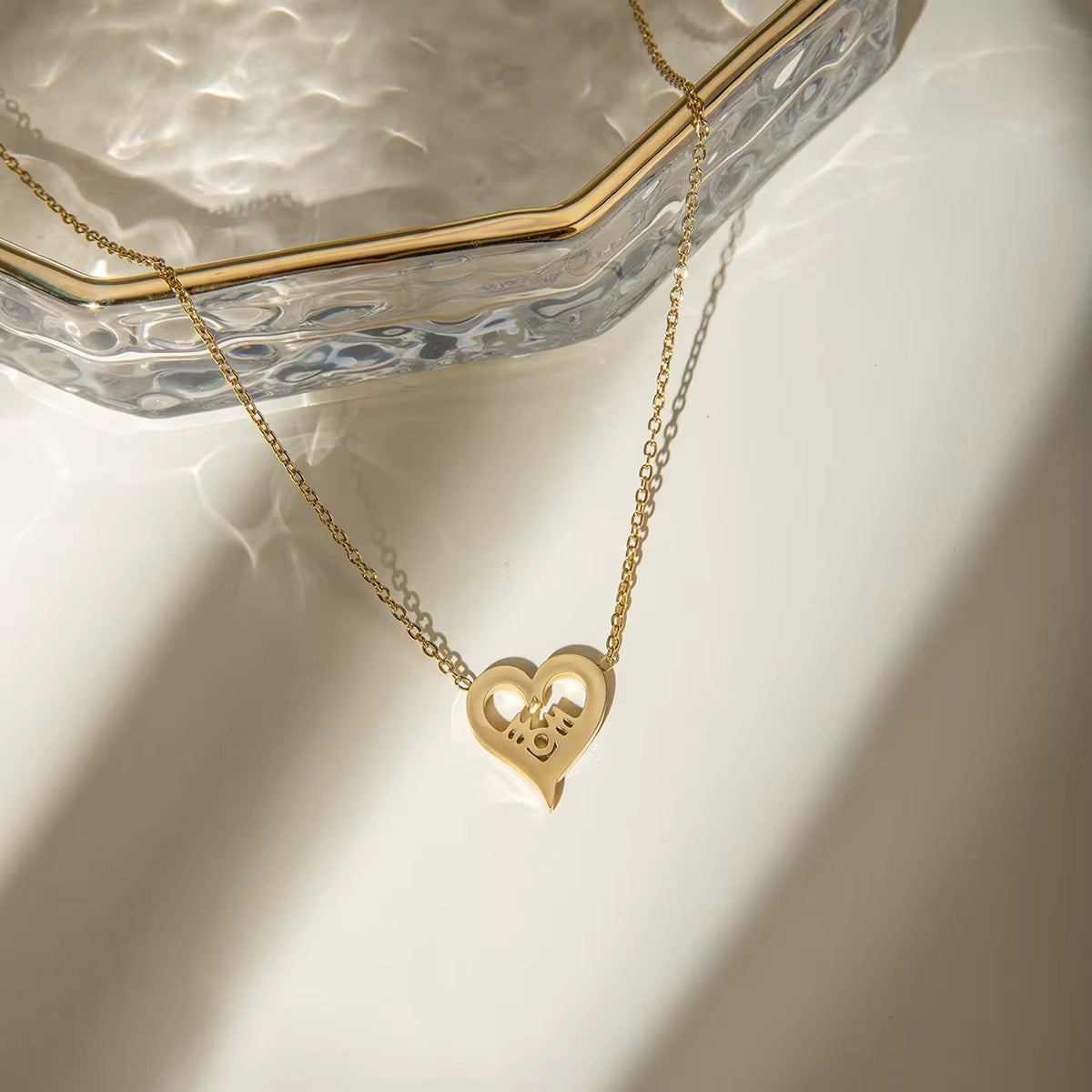 Eterna Heart Necklace