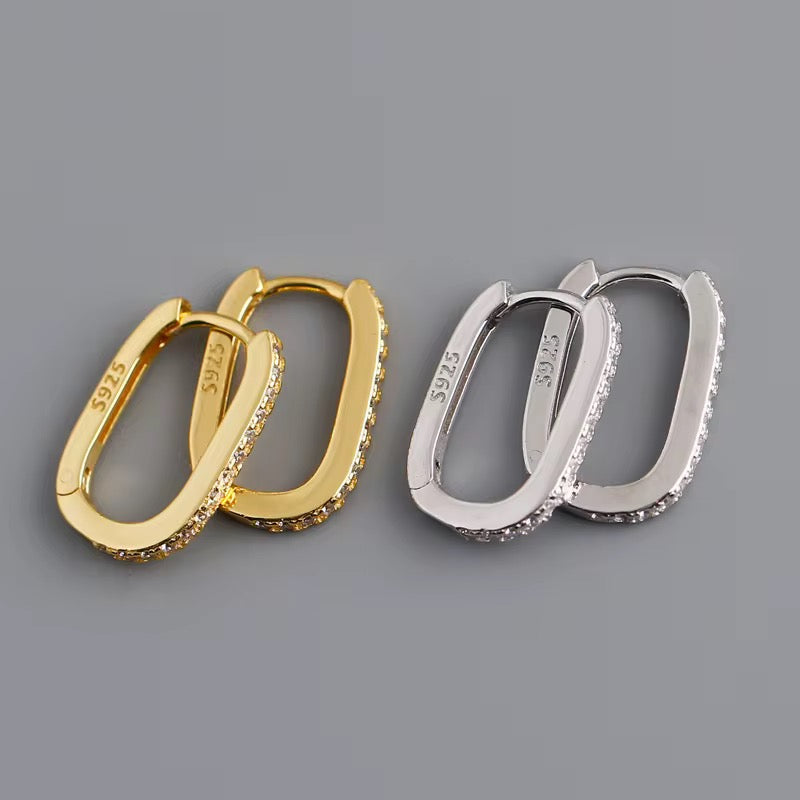 ✨14mm Oval Huggie Hoop Earrings – 18K Gold & 925 Sterling Silver | Cubic Zirconia✨