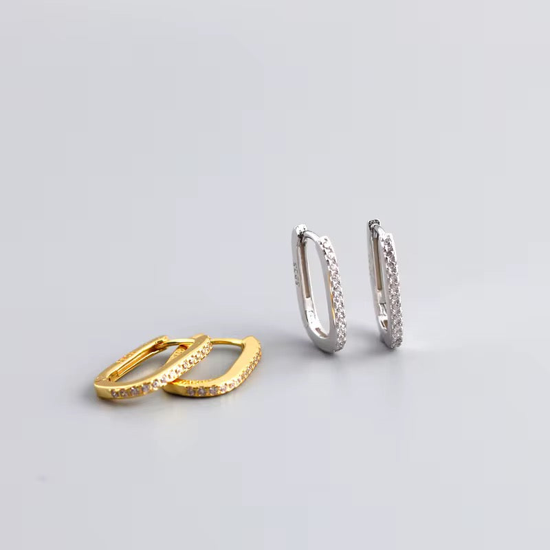 ✨14mm Oval Huggie Hoop Earrings – 18K Gold & 925 Sterling Silver | Cubic Zirconia✨